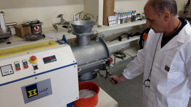 mixing tests, replicate industrial processes