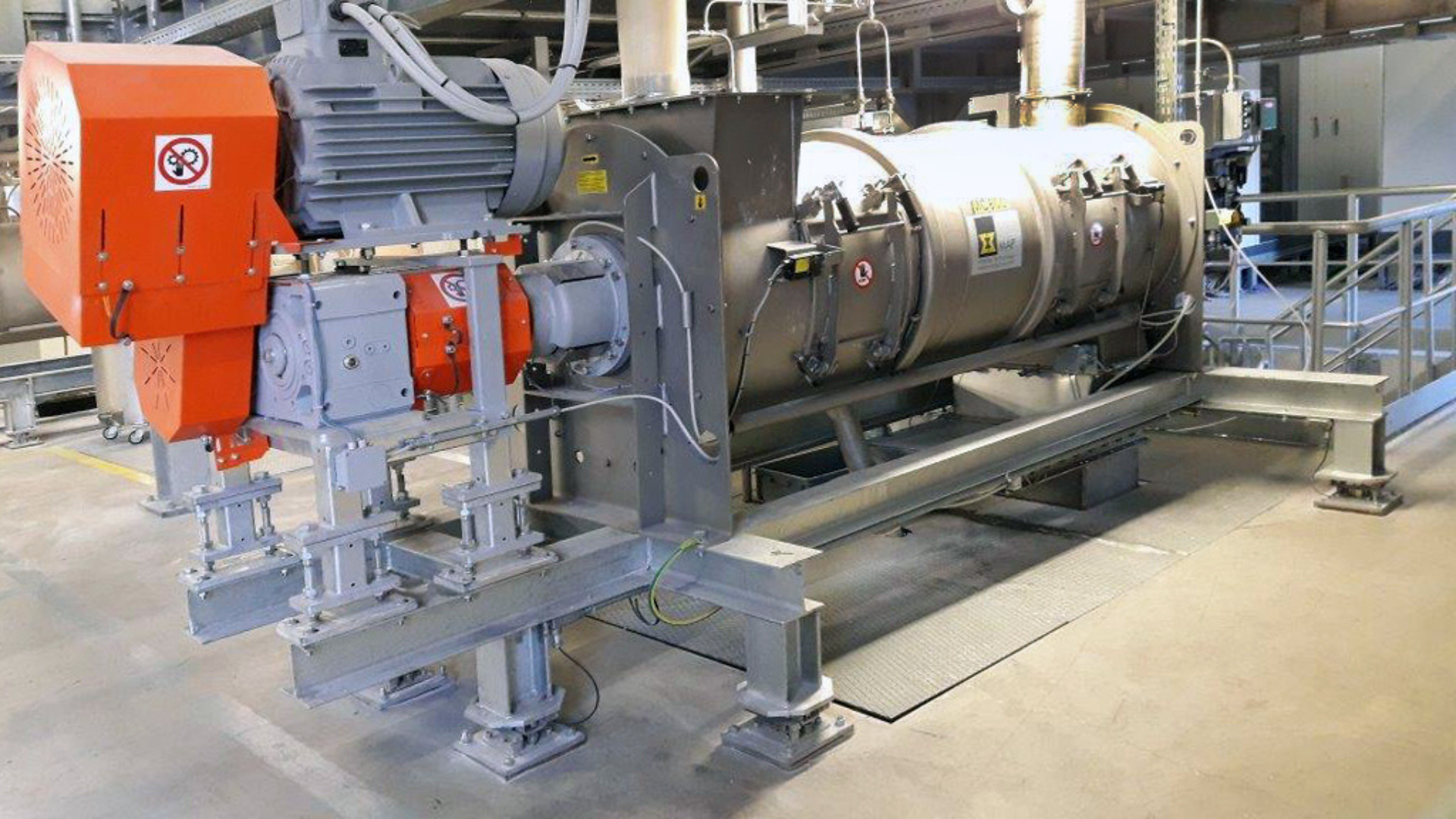 Plastics processing mixers, plastics raw materials processing